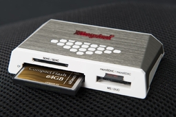 Nowy czytnik USB 3.0 oraz karta CF 64 GB 600x od Kingstona